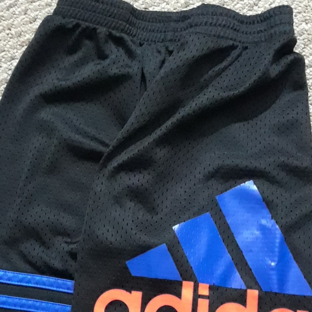 ADIDAS SHIRTS KIDS BOY 5 TO 6 YEARS OLD - Picture 5 of 7